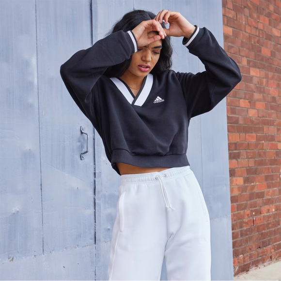 NWT Adidas Retro Varsity V-Neck Cropped Sweater - Picture 2 of 6